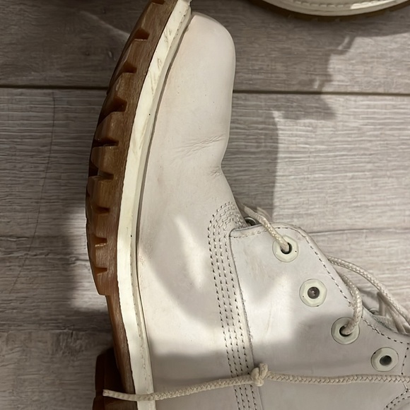 White Leather Timberland boots - Picture 2 of 5
